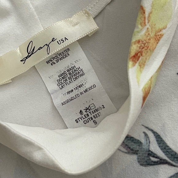 GAZE Top Sleeveless V-Neck Mock Turtleneck Floral Size Small - Picture 9 of 9